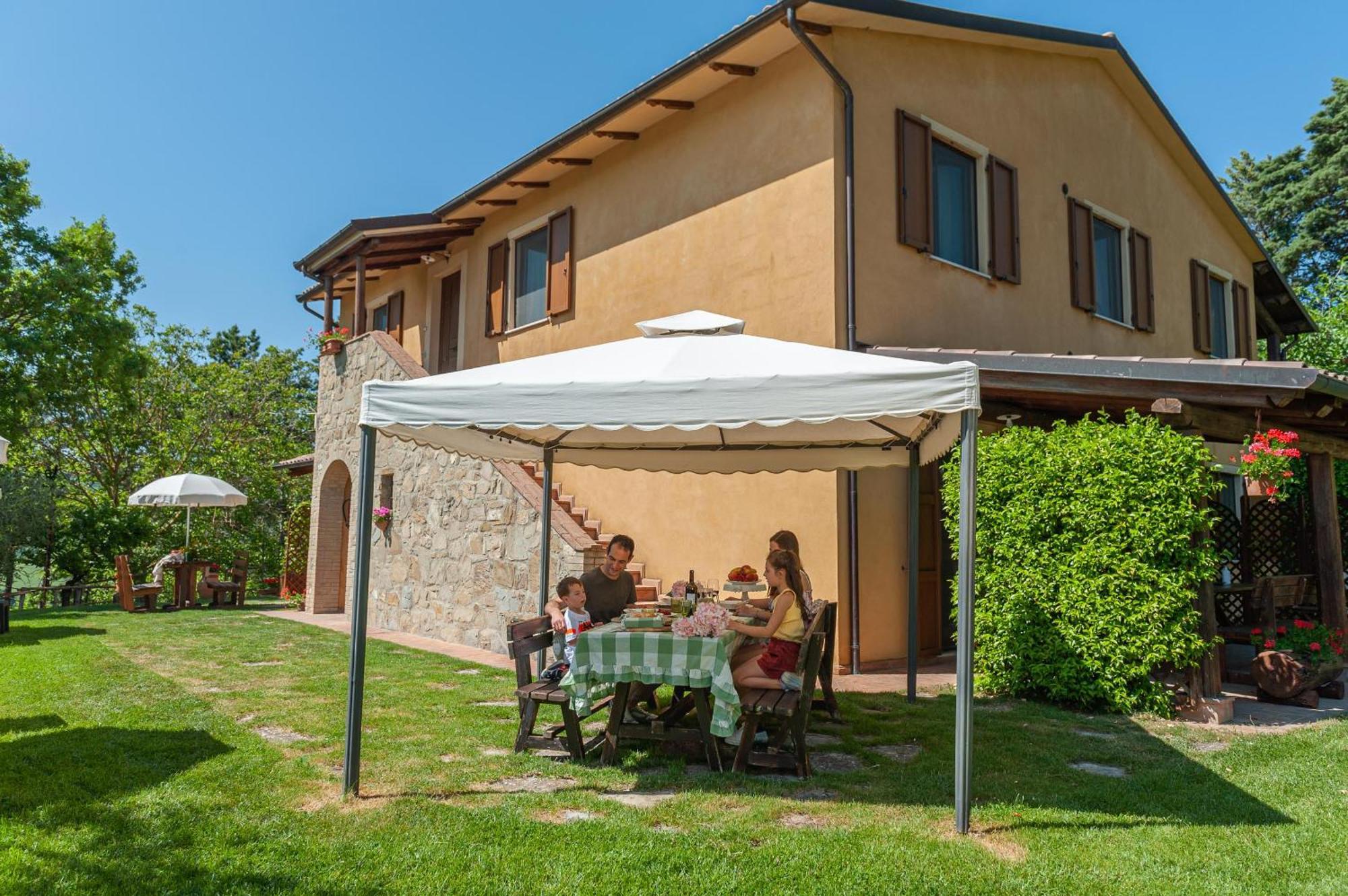 Agriturismo Le Dolci Colline Valfabbrica Extérieur photo