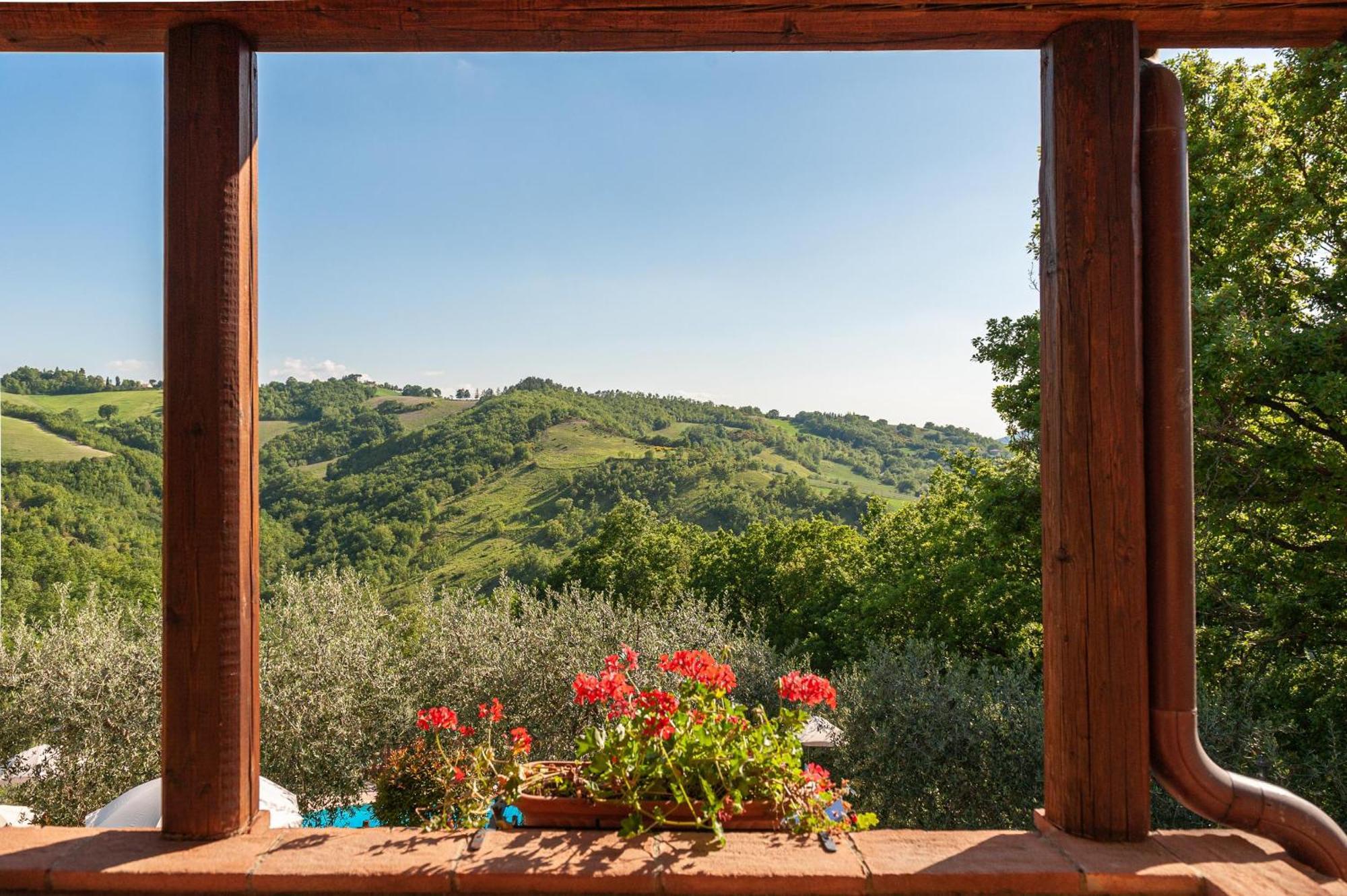 Agriturismo Le Dolci Colline Valfabbrica Extérieur photo